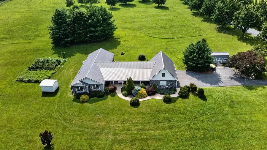 40A Bradford St, Swoope, VA 24479 - #2