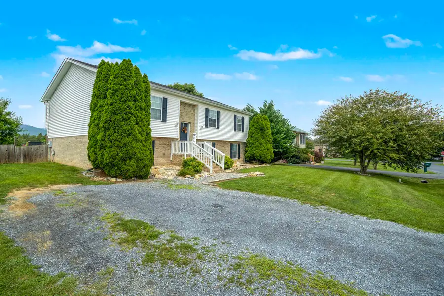 9417 Millet Cir, McGaheysville, VA 22840 - #3