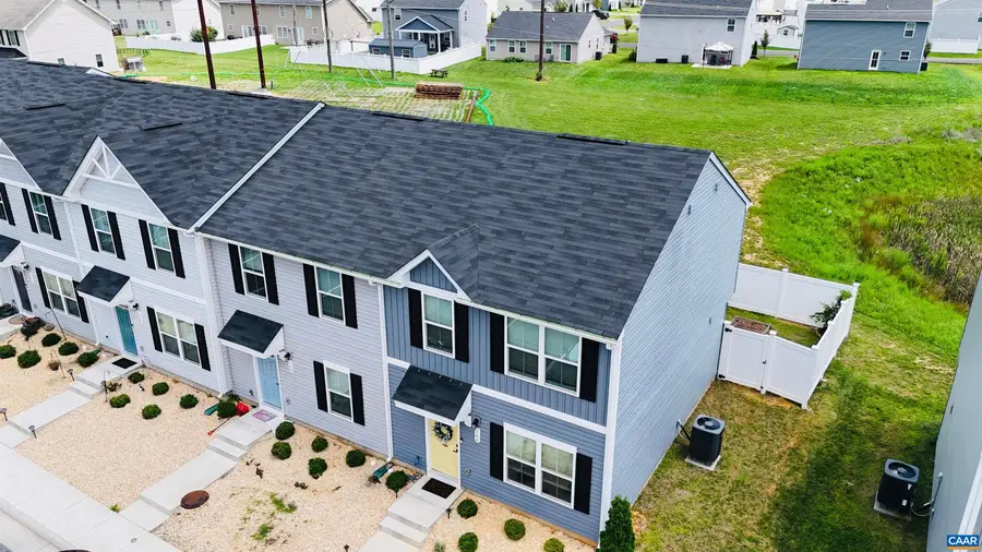 766 Carson Cir, Grottoes, VA 24441 - #2