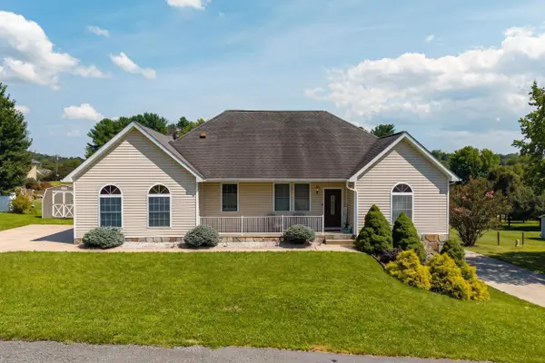 1655 Briarcrest Dr, Rockingham, VA 22801