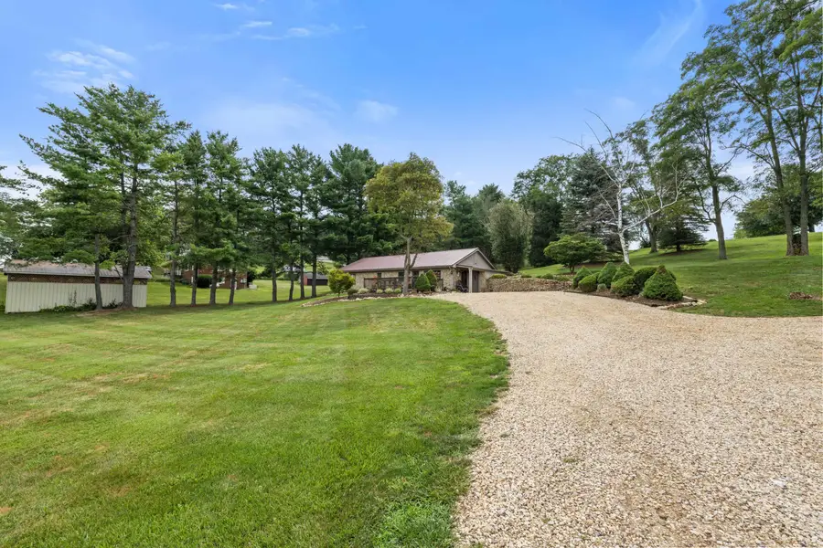 660 Sterrett Rd, Fairfield, VA 24435 - #2