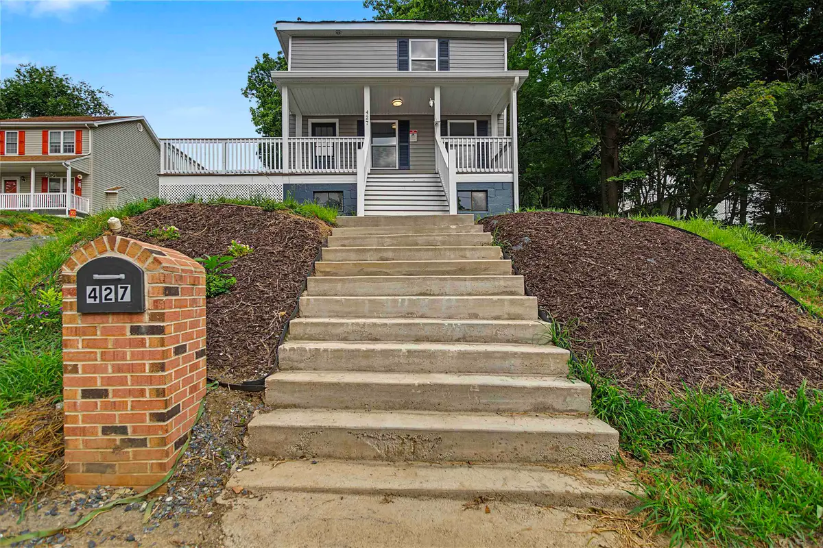 427 Montgomery Ave, Staunton, VA 24401 - #1
