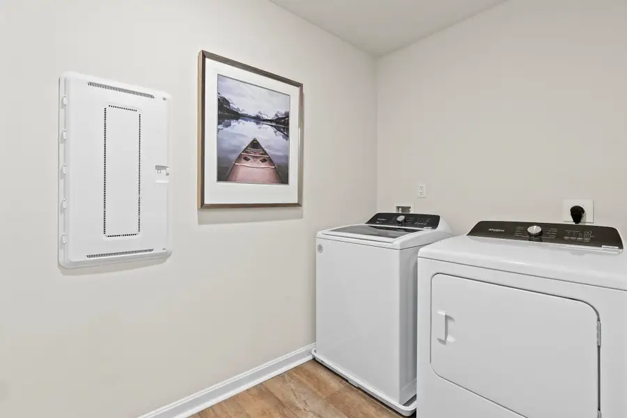 214 Chamberlain Dr, Staunton, VA 24401 - #2
