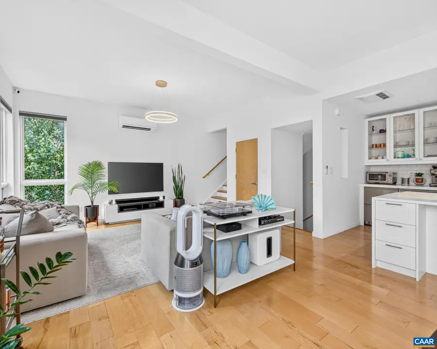1130 High St E, Charlottesville, VA 22902 - #3