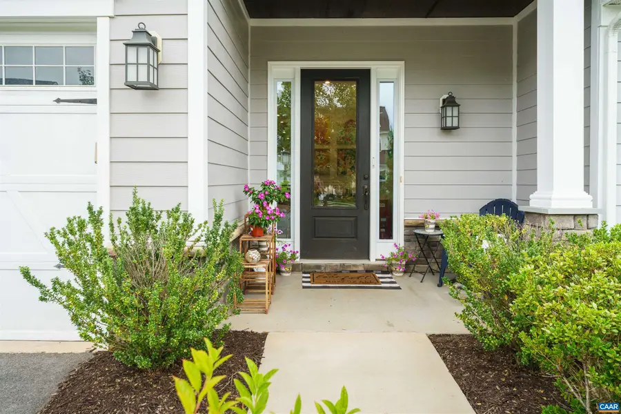 821 Heathfield Ln, Crozet, VA 22932 - #2