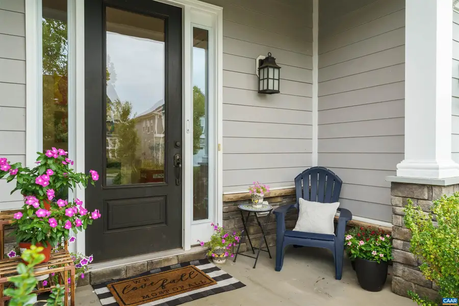 821 Heathfield Ln, Crozet, VA 22932 - #3