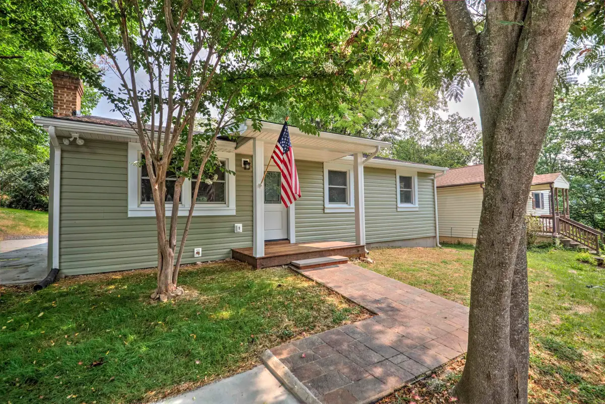 1430 Shenandoah Ave, Waynesboro, VA 22980 - #1