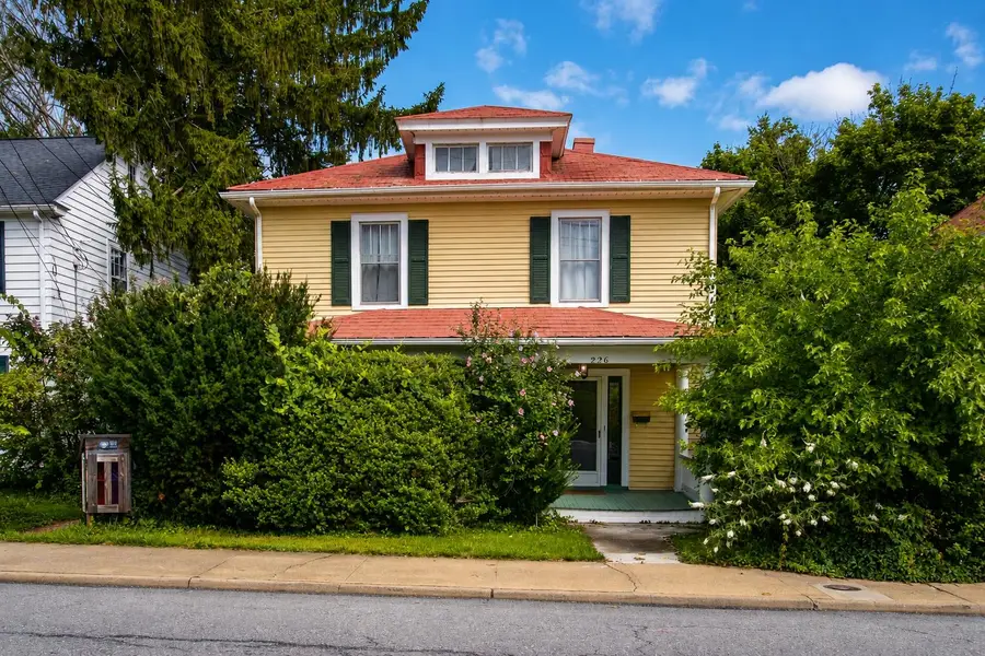 226 Thornrose Ave, Staunton, VA 24401 - #2