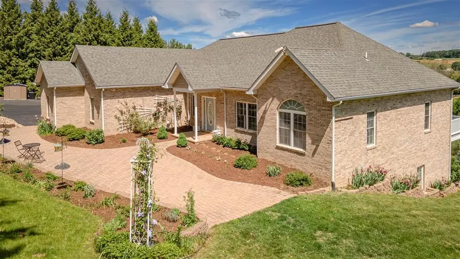 94 Cedar Creek Ln, Fort Defiance, VA 24437 - #2