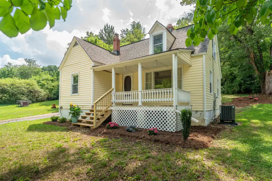 131 Old Hermitage Rd, Waynesboro, VA 22980 - #2