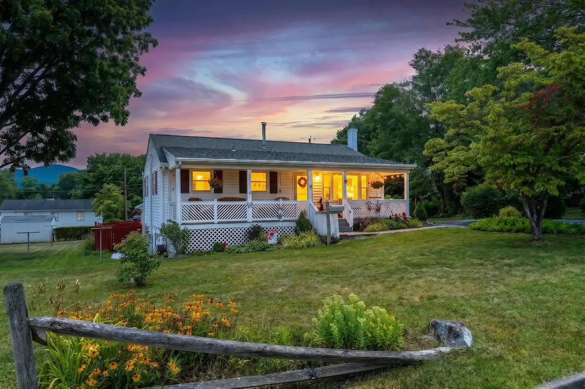312 Edward Ave, Waynesboro, VA 22980 - #1