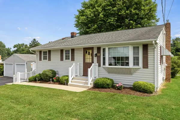 64 Antrim Rd, Fishersville, VA 22939