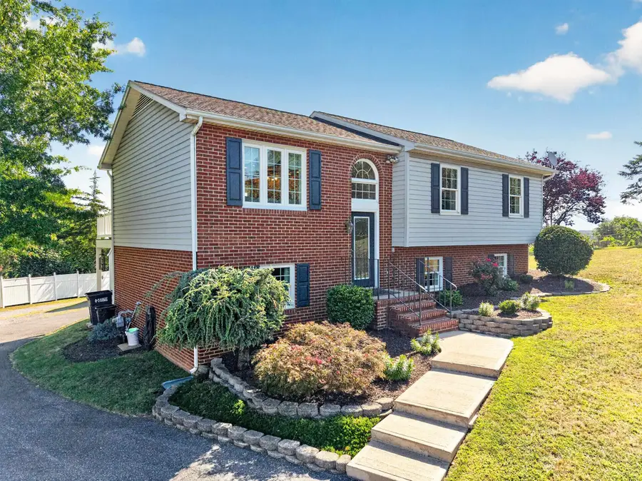 1251 Waterman Dr, Harrisonburg, VA 22802 - #3