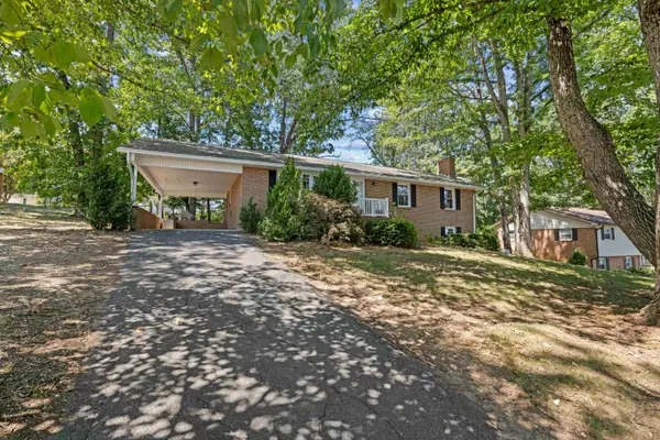 174 River View Dr, Verona, VA 24482