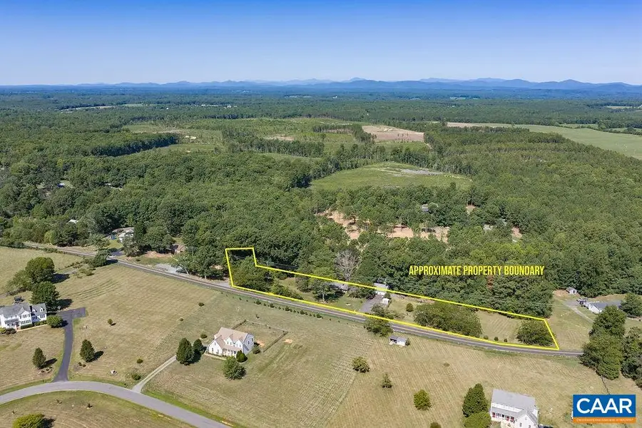 5071 Rolling Rd S, Scottsville, VA 24590 - #2