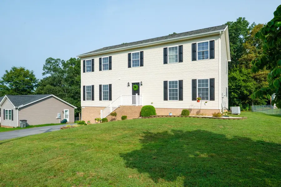 157 Back Rd, Shenandoah, VA 22849 - #2