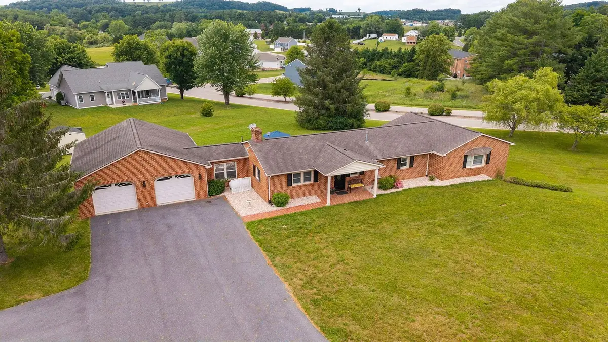 409 Steeles Fort Rd, Raphine, VA 24472 - #1