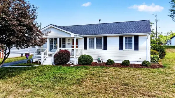 131 Edward Ave, Waynesboro, VA 22980
