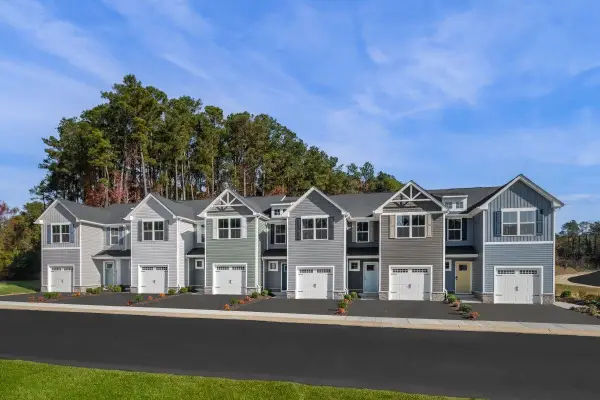 10 Holly Point Run, Staunton, VA 24401