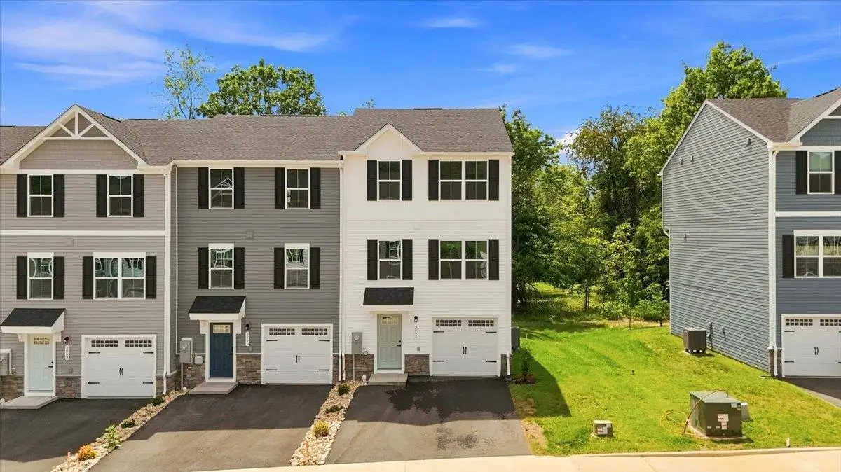 2898 Orchard Ridge Ln, Massanetta Springs, VA 22801 - #1