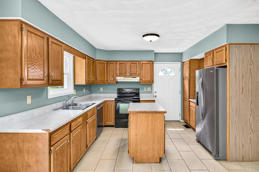 18 Beverley St, Verona, VA 24482 - #2
