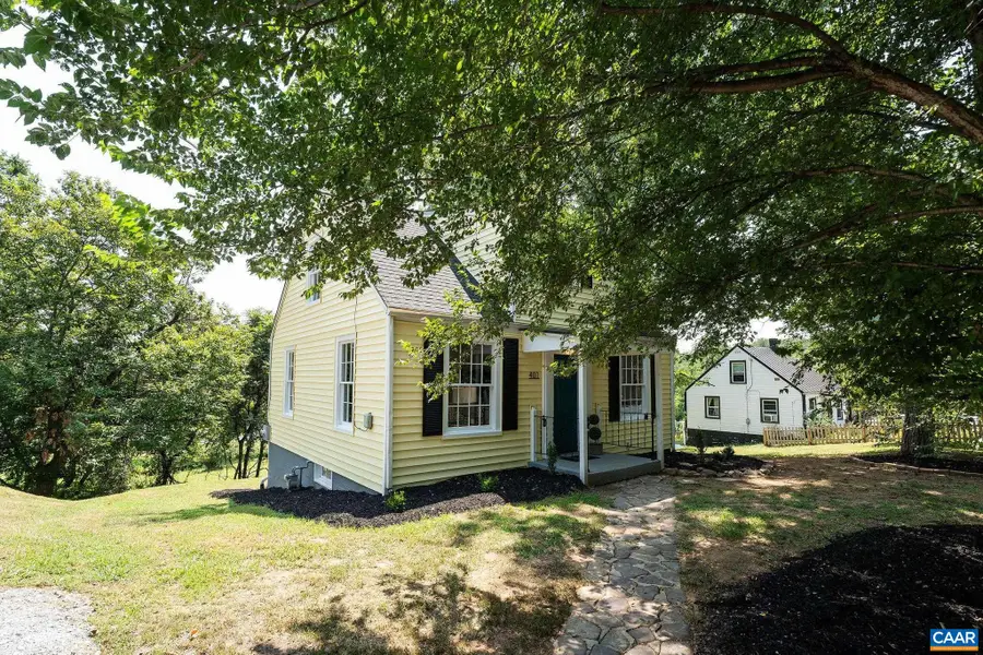 401 Straith St, Staunton, VA 24401 - #2