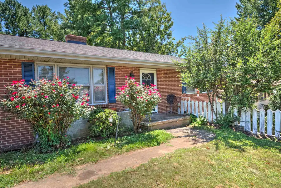2210 Bare St, Staunton, VA 24401 - #2