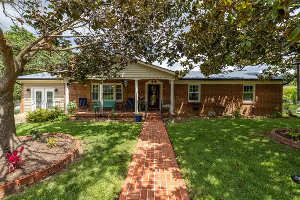 702 Ritchie Blvd, Staunton, VA 24401