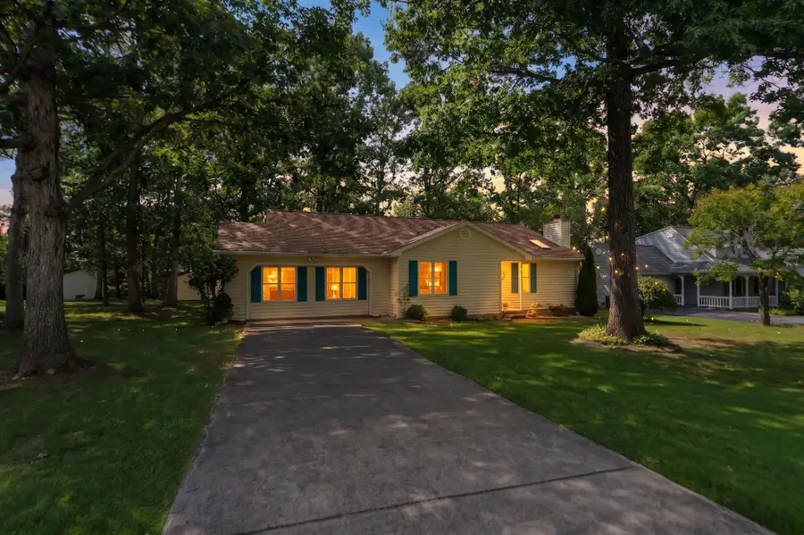 345 Cooper Dr, Stuarts Draft, VA 24477 - #2