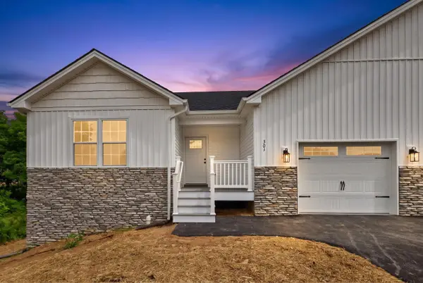 301 Willow Oaks Dr, Elkton, VA 22827