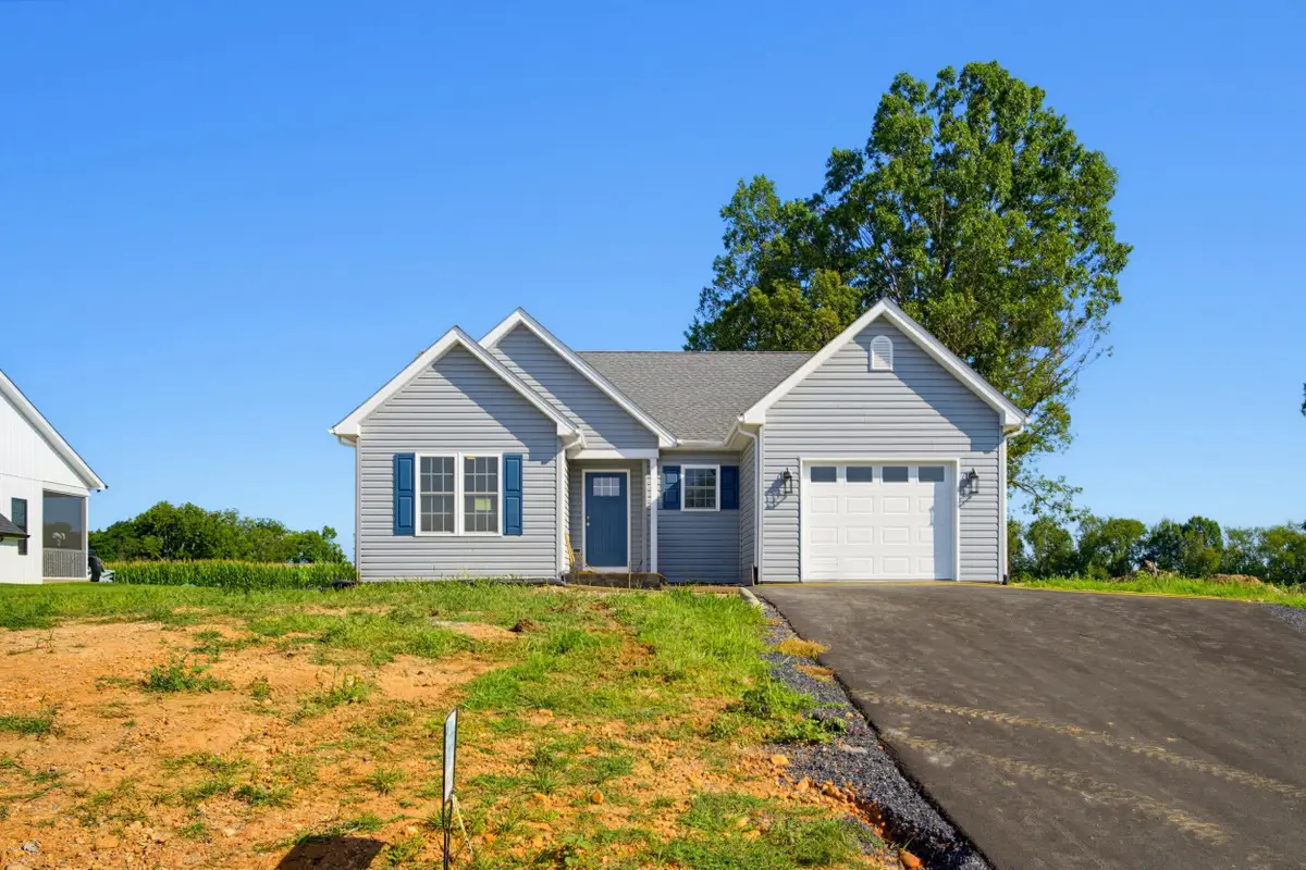 33 Autumn Ridge Dr, Stuarts Draft, VA 24477 - #1