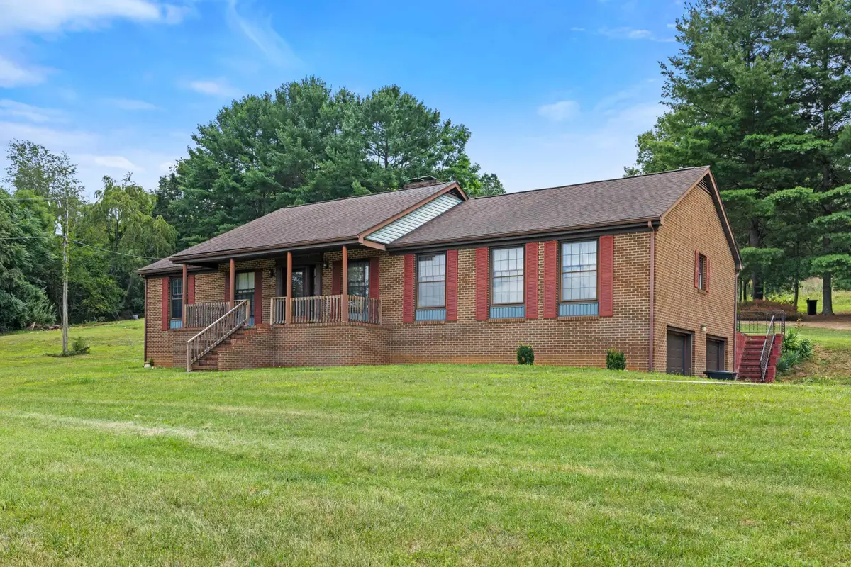 365 Berry Farm Rd, Staunton, VA 24401 - #1