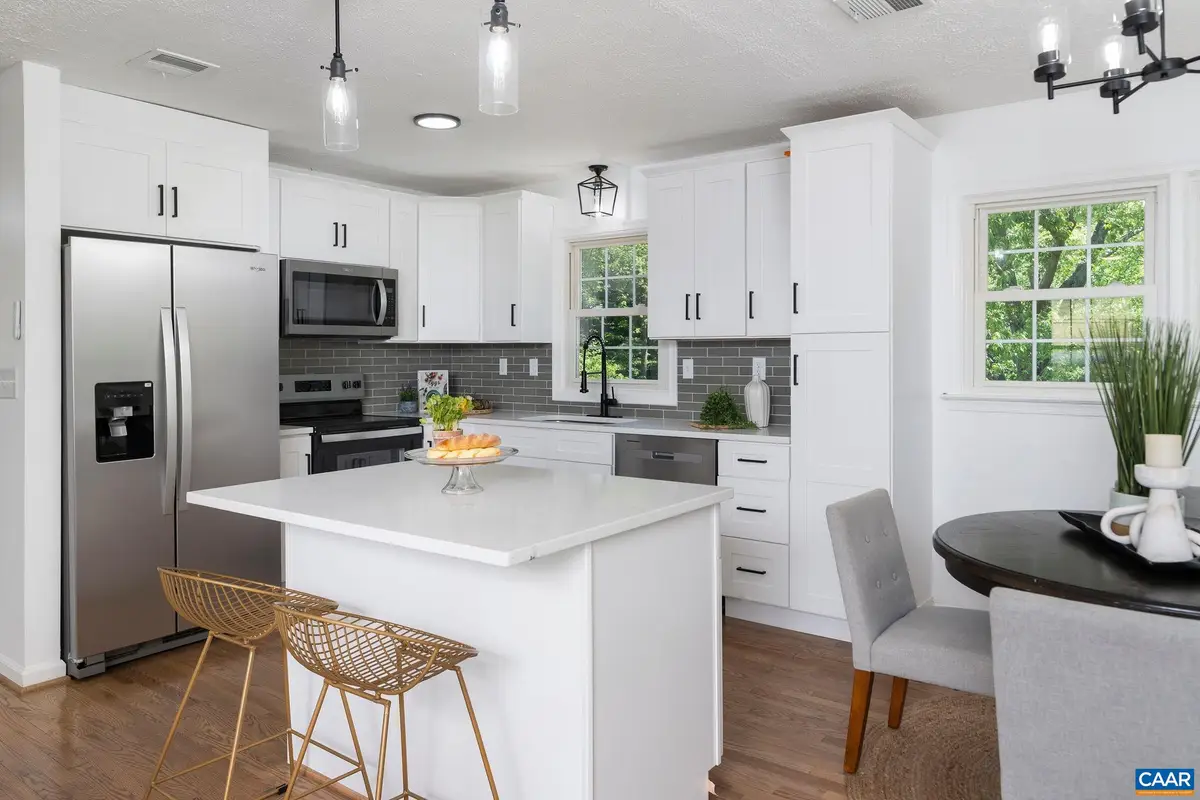 2208 Banbury St, Charlottesville, VA 22901 - #1