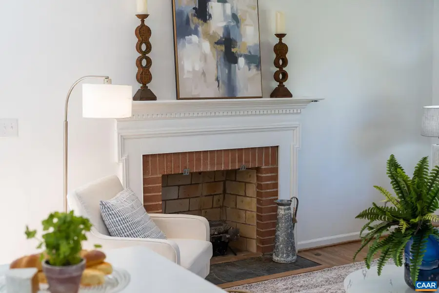 2208 Banbury St, Charlottesville, VA 22901 - #3