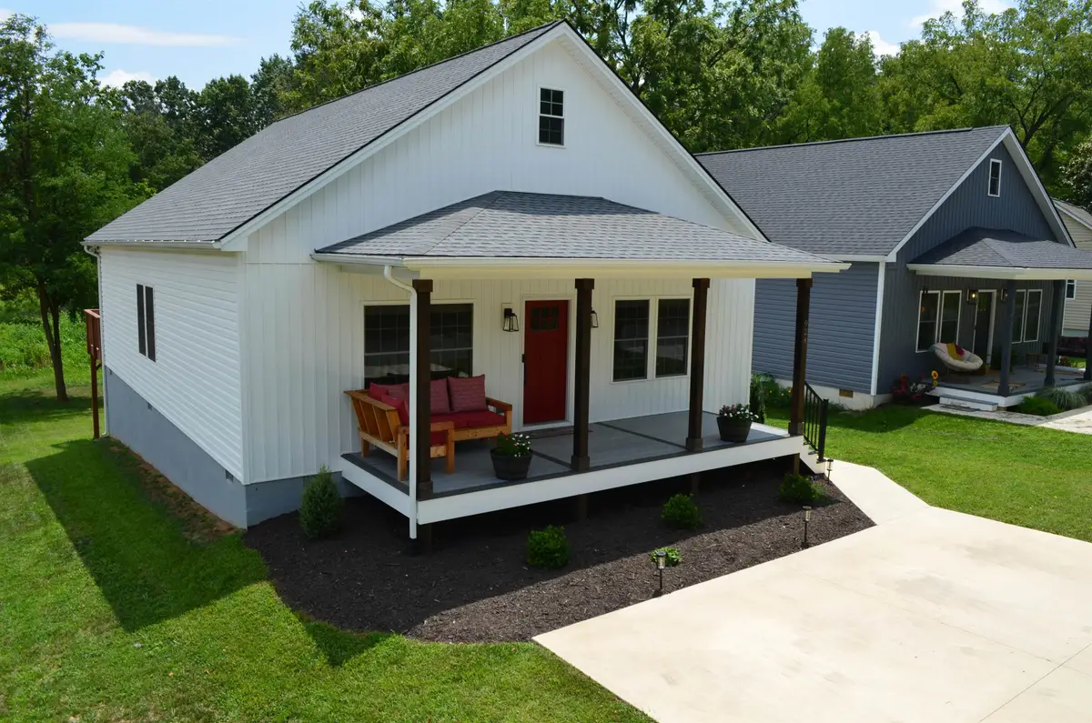 924 Gordon St, Staunton, VA 24401 - #1