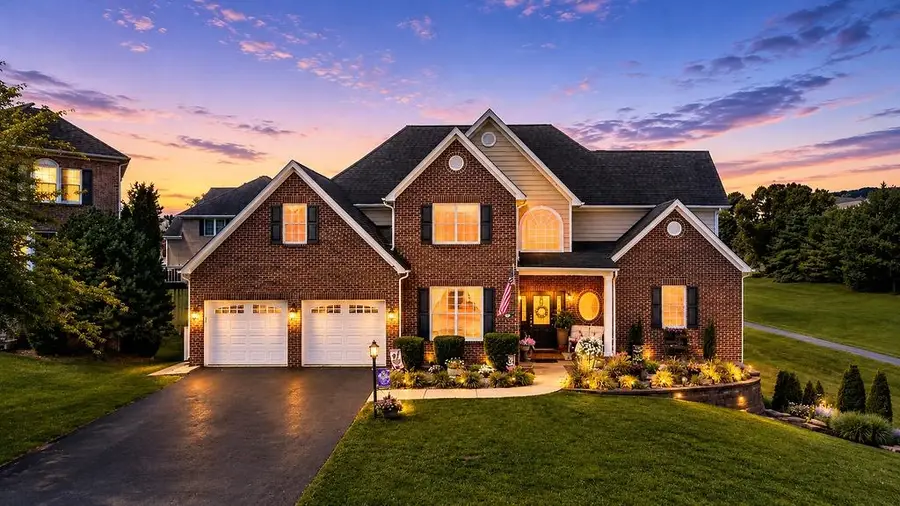 61 Meadow Glen Dr, Staunton, VA 24401 - #2