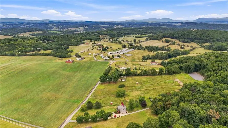 1100 Quicks Mill Rd, Staunton, VA 24401 - #3