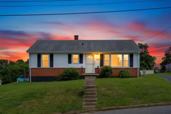 315 Sharon Ln, Staunton, VA 24401