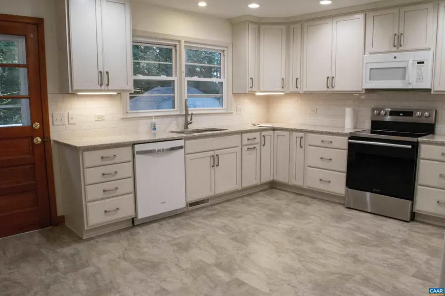 521 Courthouse Rd, Palmyra, VA 22963 - #3
