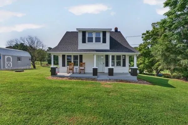 17786 Red Brush Rd, Elkton, VA 22827