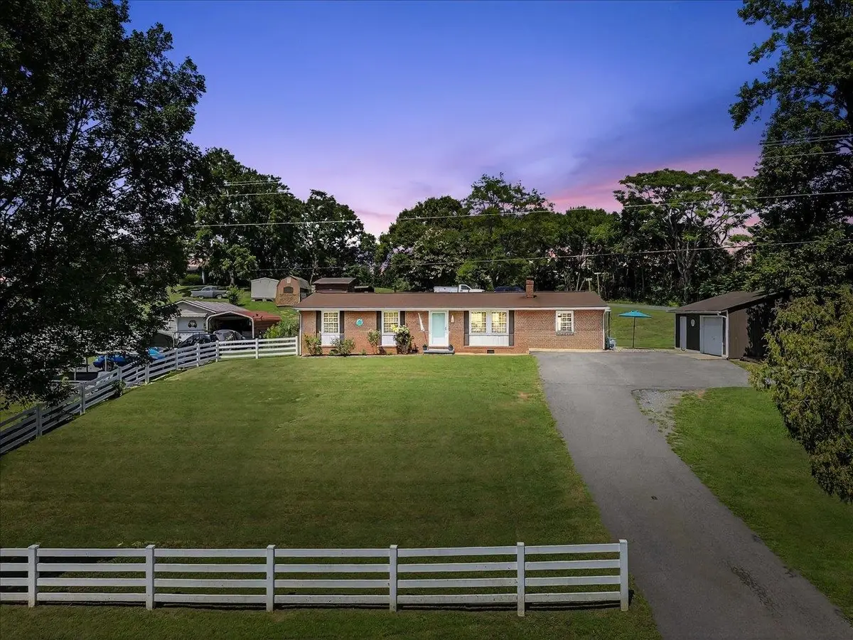 2861 Old Buena Vista Rd, Buena Vista, VA 24416 - #1
