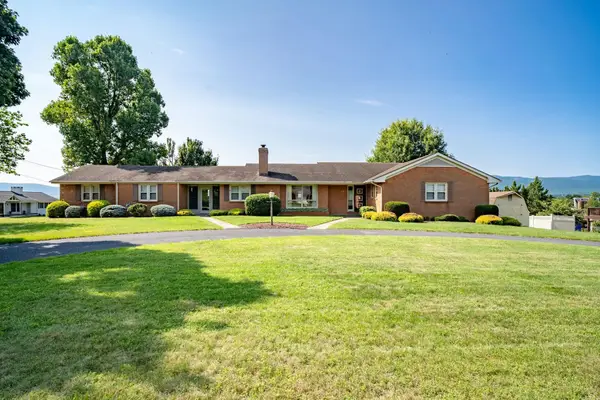 103 West High St, Stuarts Draft, VA 24477