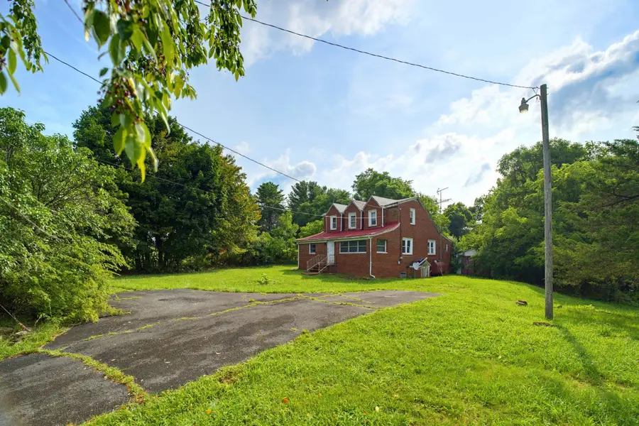 2030 Middlebrook Rd, Staunton, VA 24401 - #2