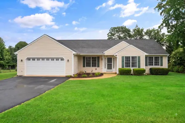 13 Tomahawk Ct, Stuarts Draft, VA 24477