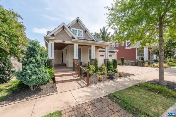 1158 Farrow Dr, Charlottesville, VA 22901
