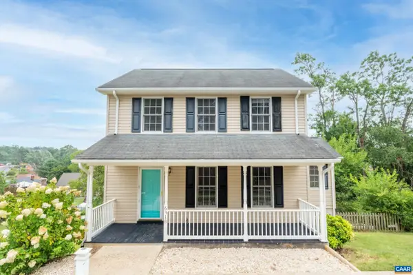 631 Essex Dr, Staunton, VA 24401