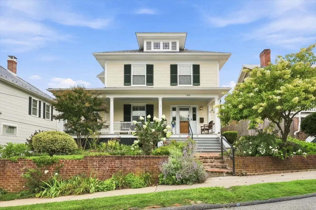 376 Maple Ave, Waynesboro, VA 22980 - #1