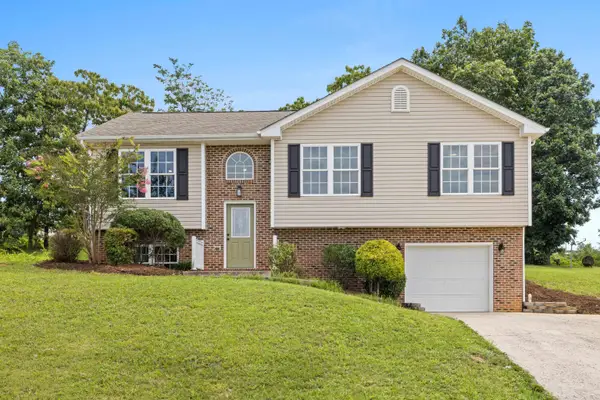 91 Lofty Cir, Stuarts Draft, VA 24477