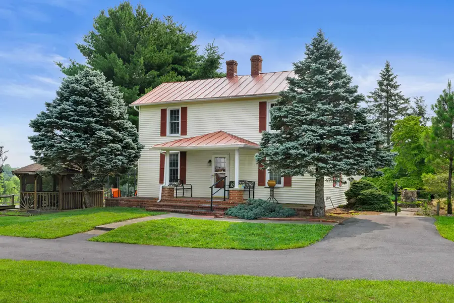 223 Cold Spring Rd, Stuarts Draft, VA 24477 - #2