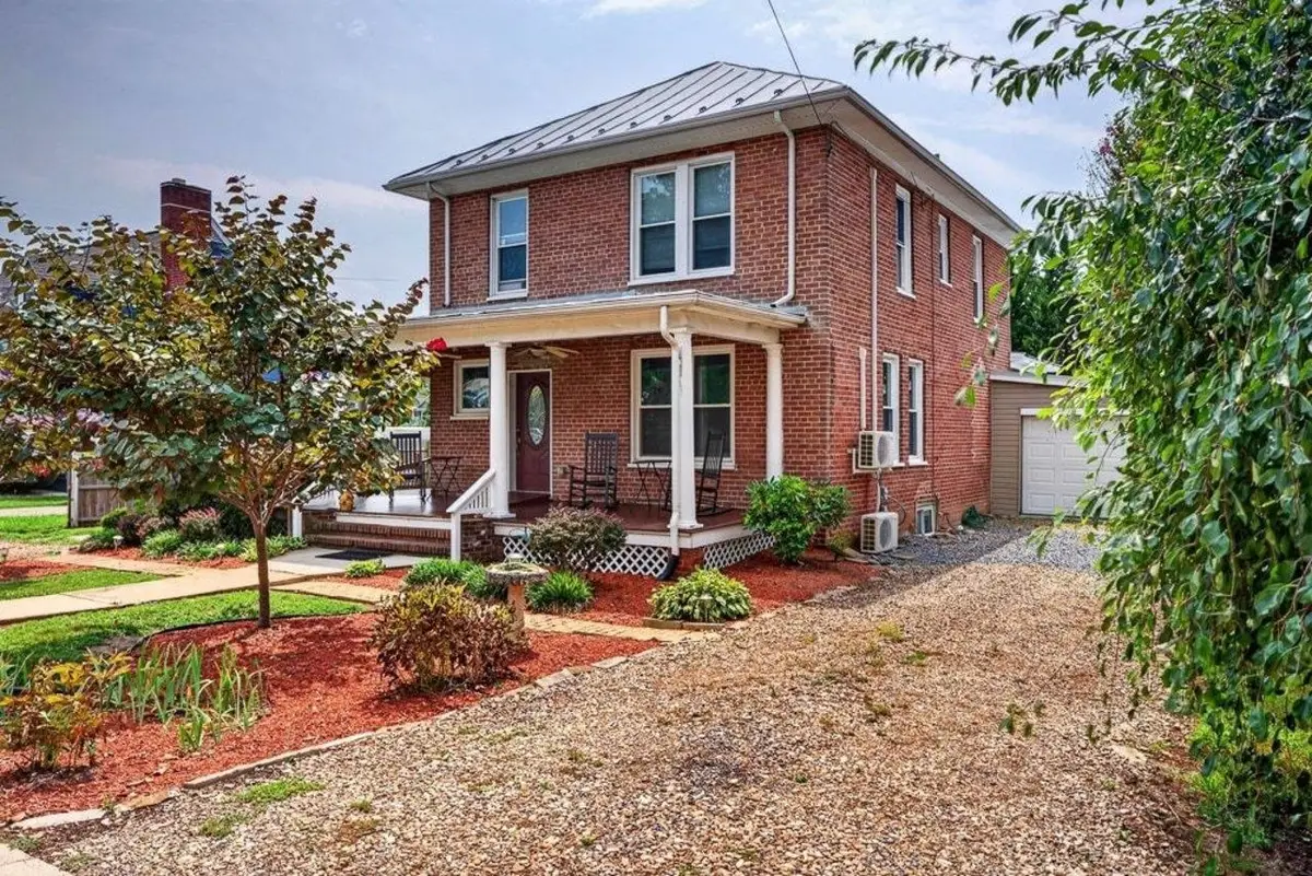 205 Dinkel Ave, Bridgewater, VA 22812 - #1